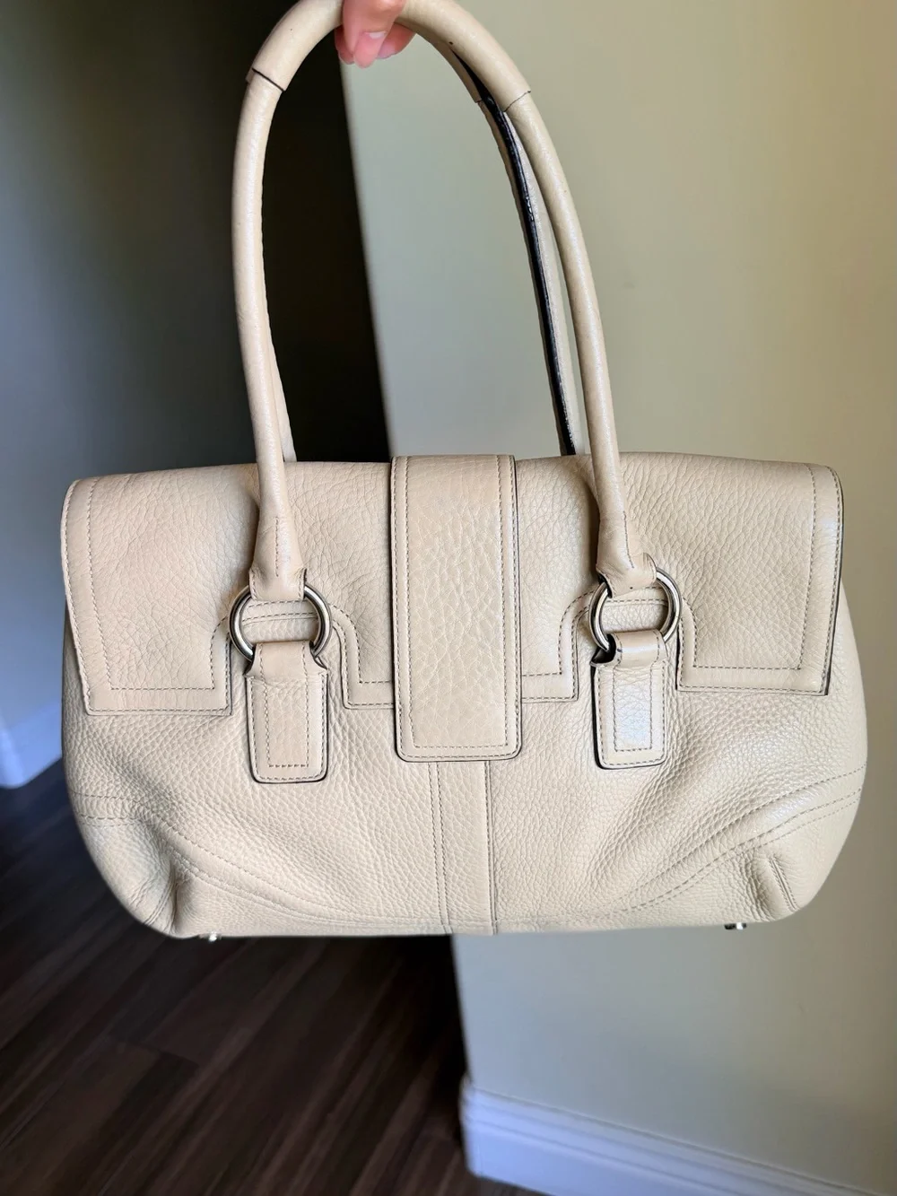 Coach Soho Hampton buckle flap bag in cream pebbled leather y2k